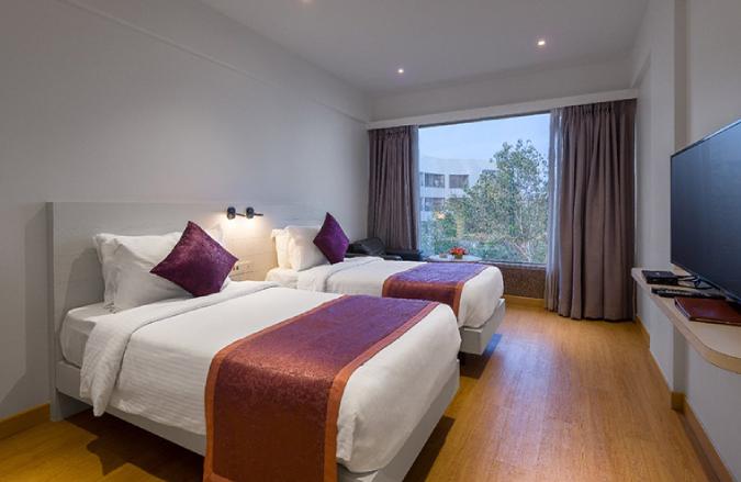 hotel in andheri near station