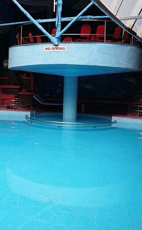 Hotel with swimming pool